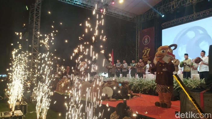 Salawat-Pesta Kembang Api Warnai Peluncuran Maskot Pilkada Magelang 2024