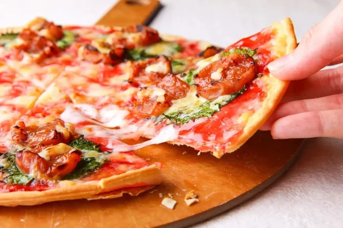pizza unik topping plum fermentasi khas Jepang