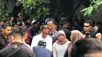 Momen Jokowi Sekeluarga Liburan di Jogja: Piknik ke Borobudur-Sepedaan