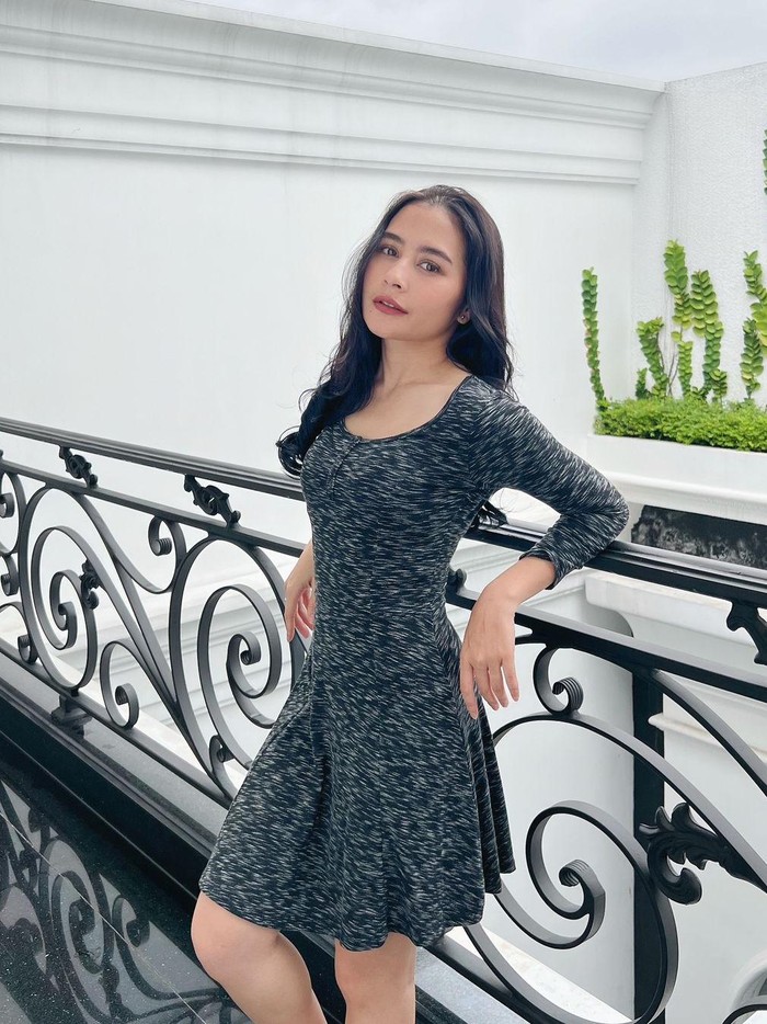 Prilly Latuconsina Prilly Latuconsina