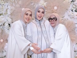 7 Foto Tasyakuran Kehamilan Syahrini Bareng Keluarga, Cincin Rp 24 M Disorot