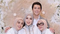 Sebelumnya, Syahrini sudah menggelar acara syukuran 7 bulanan di Singapura.   Foto: Instagram/@princessyahrini