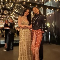 Raline juga bertegur sapa dengan Han So Hee, aktris Korea Selatan yang tengah naik daun. (Foto: Instagram/@ralineshah)