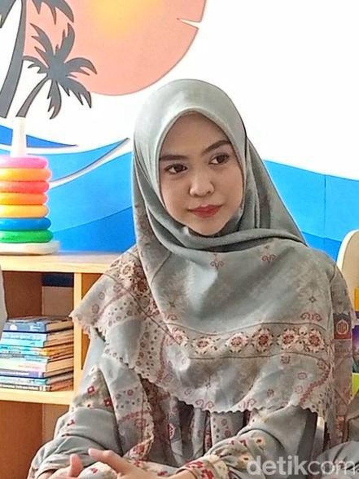 Ria Ricis Ria Ricis saat ditemui di salah satu kawasan di Tangerang.
