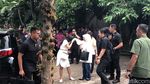 Potret Jokowi Sekeluarga Makan Siang di Kopi Klotok Jogja