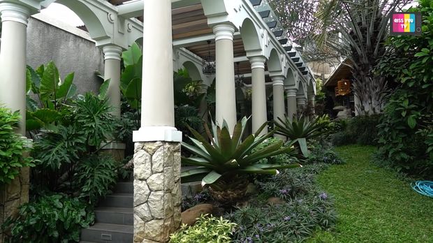 Samping Rumah Denny Cagur