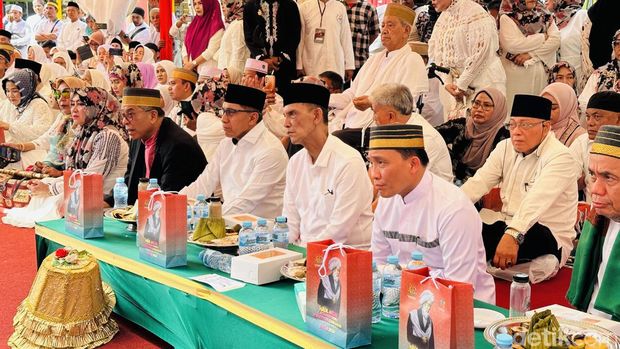 Staf Ahli Jaksa Agung Bidang Hubungan Antar Lembaga dan Kerjasama Internasional Leonard Eben Ezer Simanjuntak saat menghadiri Haul Akbar Kedua Syekh Yusuf Al Makassary di Gowa. Ahmad Nurfajri/detikSulsel