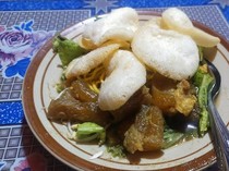 Tahu Campur Lamongan: Resep Tahu Dipadukan dengan Kuah Sapi Sedap