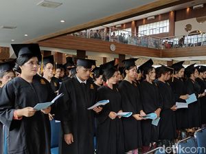 Universitas HKBP Nommensen Medan Wisuda 932 Lulusan Sarjana-Magister