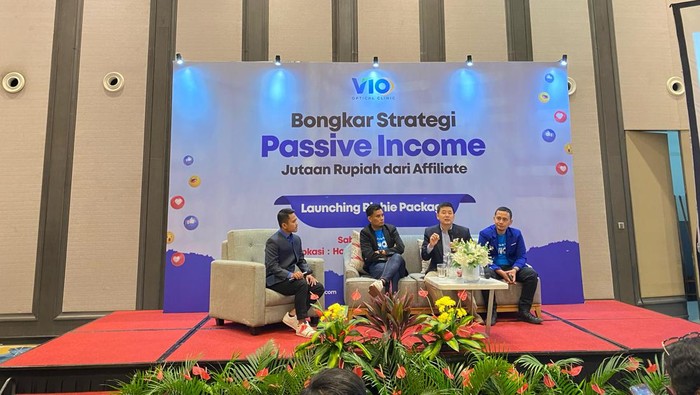 Andri Agus Syah, OD, FPCO, FAAO, FIALVS, selaku dokter optometri dan founder dari VIO Optical Clinic menyatakan antusiasmenya saat soft launching produk RICHIE dan Lensa Myocare di Hotel Vertu Harmoni Jakarta pada tanggal 25 Mei 2024.