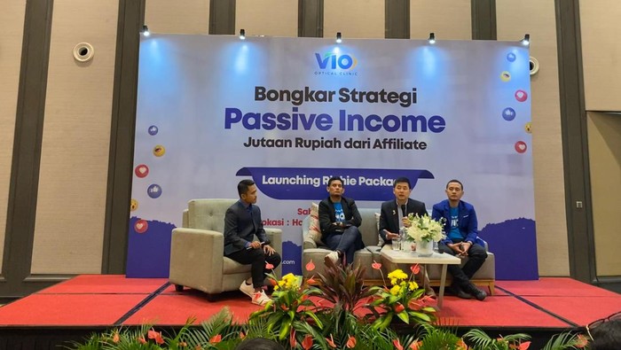 Andri Agus Syah, OD, FPCO, FAAO, FIALVS, selaku dokter optometri dan founder dari VIO Optical Clinic menyatakan antusiasmenya saat soft launching produk RICHIE dan Lensa Myocare di Hotel Vertu Harmoni Jakarta pada tanggal 25 Mei 2024.