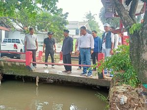 300 Rumah Warga Terdampak Banjir Mampang Depok, Sekda Ungkap Solusi Bersama