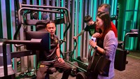 Nest Gym juga menyediakan akses ke ahli gizi dan fisioterapis profesional yang siap membantu mengembangkan program latihan dan nutrisi yang disesuaikan dengan kebutuhan masing-masing individu. 
