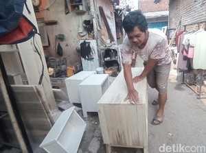 Kegigihan Perajin Kampung Mebel Tasik Hadapi Tantangan Perubahan Zaman