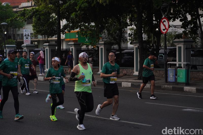 FK Unair menggelar Surabaya Medir Air Run 2024 dalam rangka HJKS ke-731