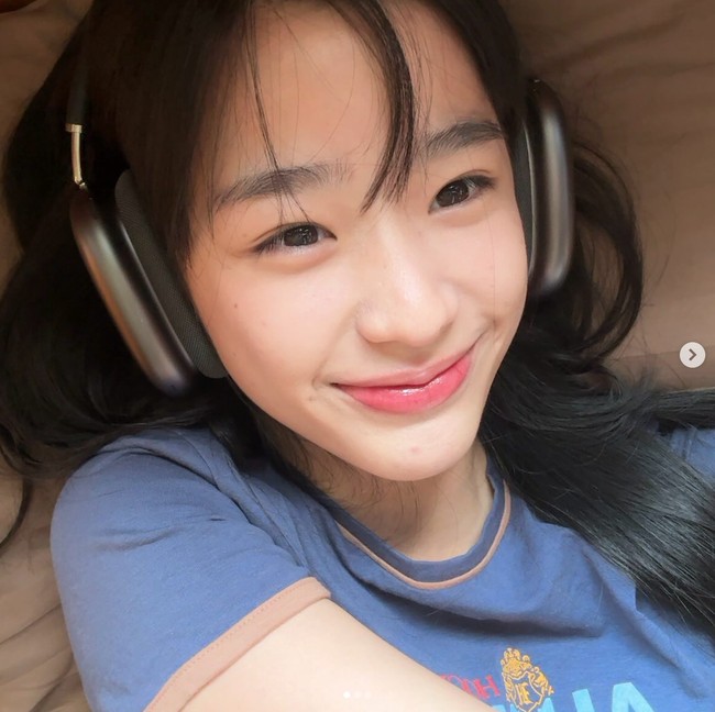 Film How to Make Millions Before Grandma Dies sukses melambungkan nama pemainnya termasuk Tu Tontawan. Aktris kelahiran 7 November 2000 ini mencuri perhatian publik dengan paras cantiknya. Foto: dok. Instagram @tontawan