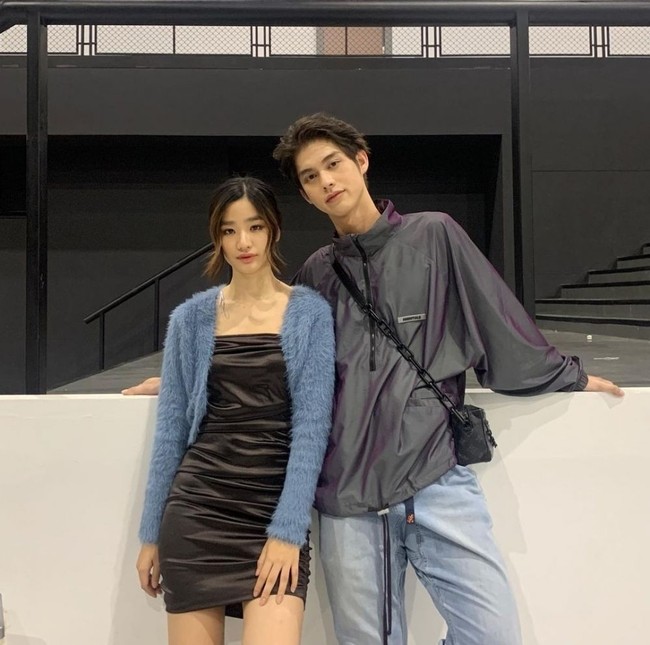 Setelah tampil jadi model video klip, Tu Tontawan mendapat kontrak eksklusif sebagai artis naungan GMMTV. Dia pun didapuk menjadi pemain utama series adaptasi manga Jepang, F4 Thailand bersama aktor populer Bright Vachirawit. Foto: dok. Instagram @tontawan