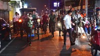 Jokowi juga mengajak cucu-cucunya untuk menikmati Jogja. Salah satunya terekam ketika Jokowi bersama salah satu cucunya, Jan Ethes menaiki andong Jumat malam (24/5/2024) Foto: dok. Biro Setpres RI