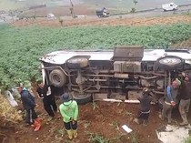Mobil Elf Angkut Wisatawan Terguling di Dieng, Begini Pengakuan Sopir