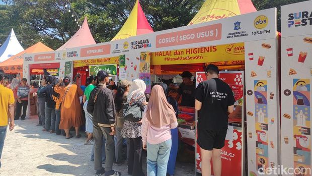 Kemeriahan Festival Tepi Pantai Kenjeran Surabaya