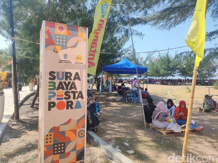 Kemeriahan Festival Tepi Pantai Kenjeran Surabaya