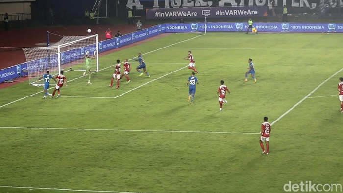 Keseruan laga Persib Bandung vs Madura United di Stadion Si Jalak Harupat, Minggu (26/5/2024).