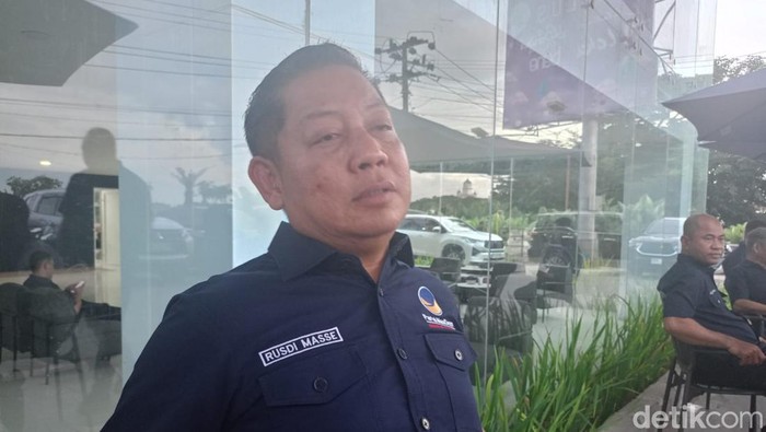 Ketua DPW NasDem Sulsel Rusdi Masse Mappasessu.