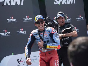Bukan Rossi atau Lorenzo, Ini Pebalap yang Paling Sering Ditiru Marquez