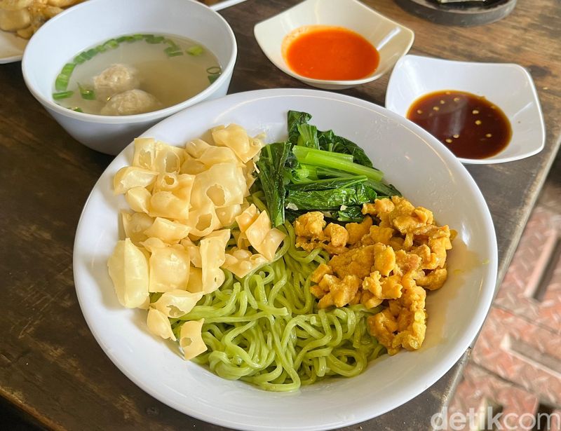 Mie organik dari pakcoy di Blitar