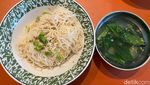 Slurpp! Mie Rumput Laut ala Bandung dengan Topping Beef Slice yang Juicy