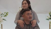 Keluarga Nathalie Holscher dilanda kabar gembira. Pasalnya, adiknya yang bernama Nadya Holscher resmi dilamar oleh kekasihnya. Foto: Instagram/nadyaholscher