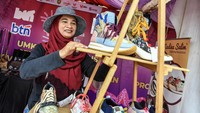 Produk-produk UMUM seperti sepatu dipamerkan di Gernas BBI-BBWI. 