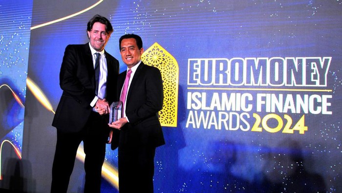 PT Bank Tabungan Negara (Persero) Tbk melalui Unit Usaha Syariah meraih penghargaan Best Domestic Islamic Bank di Indonesia pada ajang Euromoney Islamic Awards.