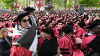 13 Orang Disanksi karena Bela Palestina, Ratusan Wisudawan Harvard Walk Out