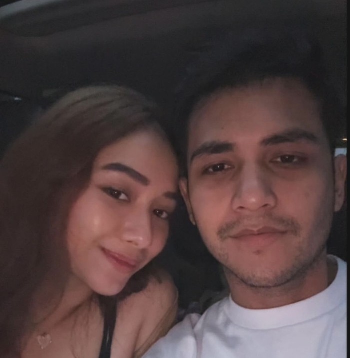 Romantis! Rizky Alatas dan Adzana Bing Slamet saat Sarapan hingga Dinner Romantis! Rizky Alatas dan Adzana Bing Slamet saat Sarapan hingga Dinner
