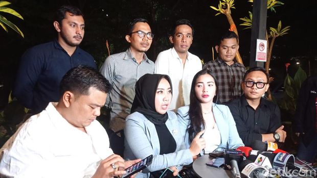 Tim Kuasa Hukum keluarga Vina (Taufiq/detikcom).