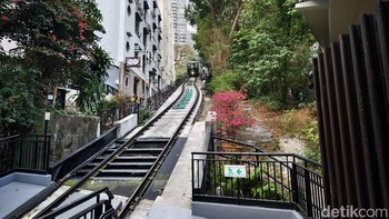 Seperti Peak Tram di Hong Kong yang menuju Victoria Peak. Foto ini diambil menggunakan mode auto dengan zoom 1x. Foto: Virgina Maulita Putri/detikINET