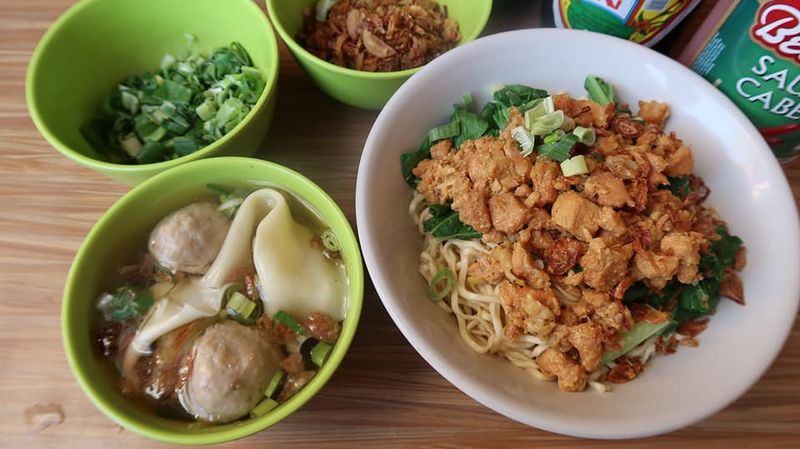 5 Mie Ayam Legendaris Berusia Puluhan Tahun yang Ada di Tangerang