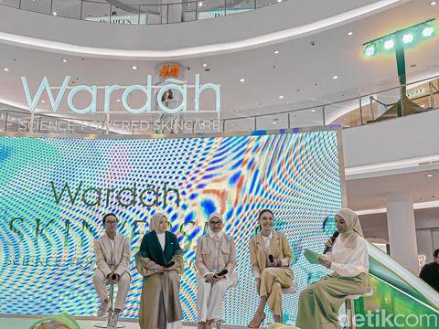 Acara konferensi pers Wardah Skinverse Science-Powerd Skincare diAtrium Senayan City Acara konferensi pers Wardah Skinverse Science-Powerd Skincare diAtrium Senayan City, Jakarta Selatan. Mulai dari tanggal 27 Mei 2024 hingga 2 Juni 2024