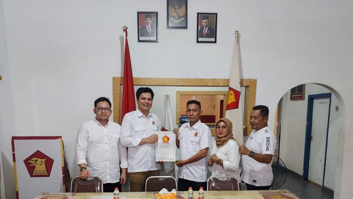 Anggota DPRD Pematangsiantar terpilih Muhammad Fahmi Siregar mendaftar sebagai bacalon Wawalkot di Partai Gerindra (Dok. Pribadi)