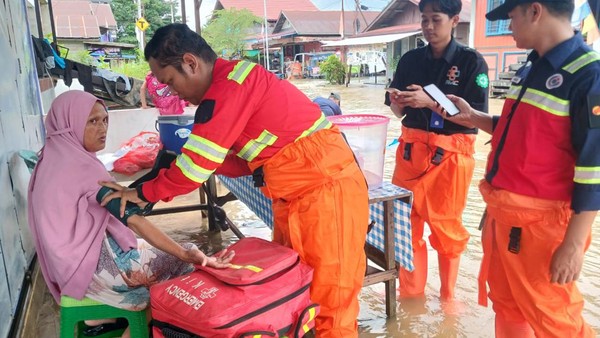 Bantuan Kemanusian Banjir di Kutai Barat Terus Mengalir