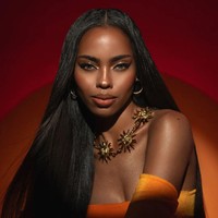 Wanita 24 tahun ini dilaporkan memiliki darah Afrika Amerika dari ayahnya sedangkan ibunya berasal dari Filipina. Orang tua Chelsea sudah bercerai pada 2000. Foto: Instagram @manalochelsea