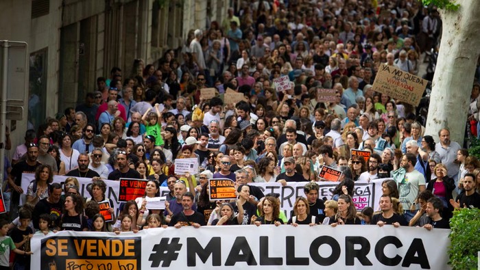 Demo warga Kepulauan Mallorca tolak Pariwisata Massal
