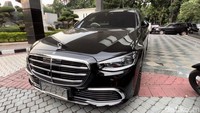 Polda Metro Jaya menyita delapan unit mobil di kasus dugaan pemalsuan pelat khusus DPR oleh oknum pengacara.  