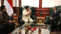Pertemuan tersebut berlangsung hangat.