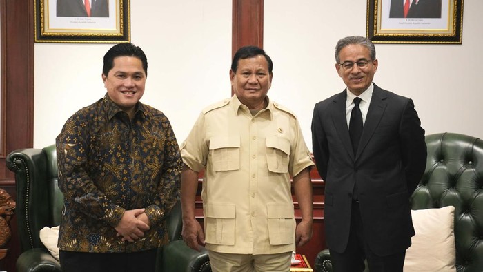 Erick Thohir Antar Bos Burj Khalifa Ketemu Presiden Terpilih Prabowo Prabowo Subianto menerima kunjungan pemilik gedung tertinggi di dunia Burj Khalifa, Mohamed Ali Rashed Alabbar. Mohamed Ali Rashed ditemani oleh Erick Thohir.