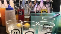Kedai AS yang berlokasi di Jalan Tanah Merah No.10, Pegangsaan Dua, Kelapa Gading, Jakarta Utara menyajikan racikan es kuwut yang mantap. Pelanggannya bisa memilih tambahan rasa sirup sesuai selera. Foto: Google Review