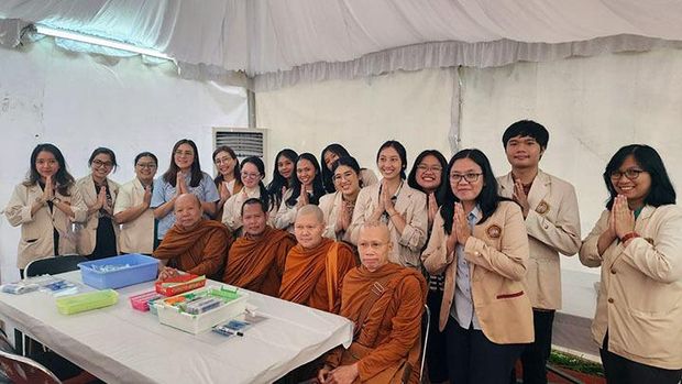 Fakultas Farmasi Universitas Sanata Dharma gelar bakti sosial pengobatan gratis bersama Walubi.