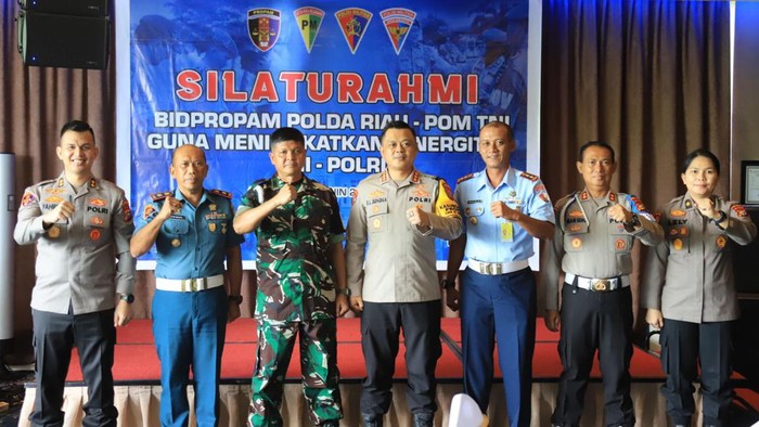 Foto: Pertemuan Propam Polri dan POM TNI (Dok Polda Riau)