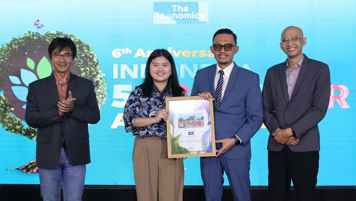 Ini Pemenang Indonesia Best 50 CSR Awards 2024 Ajang penghargaan Indonesia Best 50 CSR Awards 2024 sukses digelar. Aice Group meraih penghargaan kategori “Indonesia Best CSR in Consumer Goods Sector 2024”.